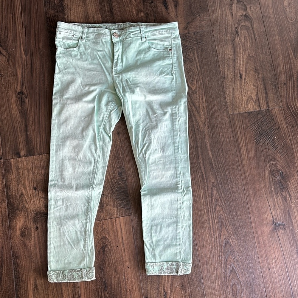 Mint capris size L